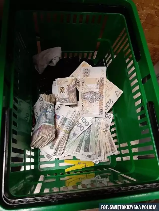 Policjanci przejęli ponad 23 tysiące złotych. Podejrzewają, że pieniądze mogły być przeznaczone na wypłatę wygranych