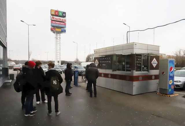 Pierwszy sieciowy punkt sprzedaży Bafra Kebab działa przy Galerii Echo na osiedlu Akademickim w Radomiu.