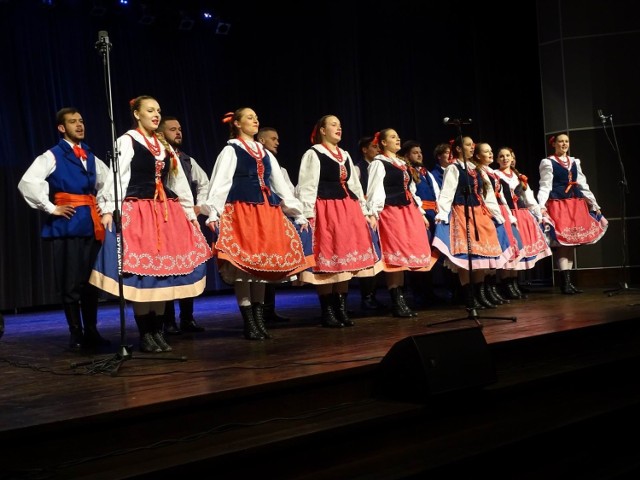 Zespołu Pieśni i Tańca Pomorze wystąpił w chełmińskim Rondzie