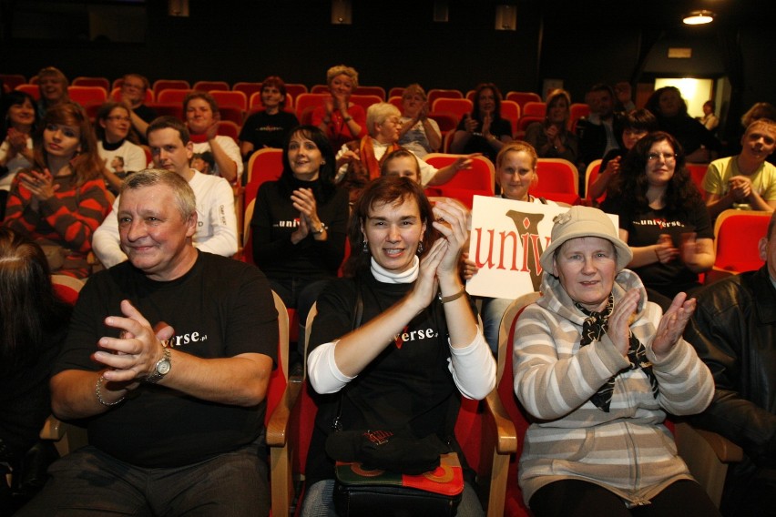 Fani przyszli do Chorzowskiego Centrum Kultury, żeby wystąpić w filmie o Mirku Bregule