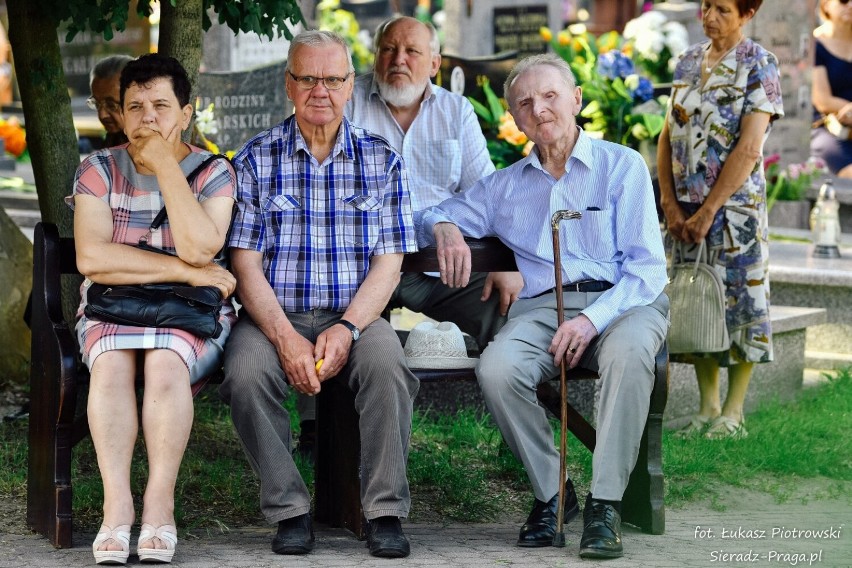 Procesja z Bazyliki Mniejszej na Cmentarz Parafialny w...