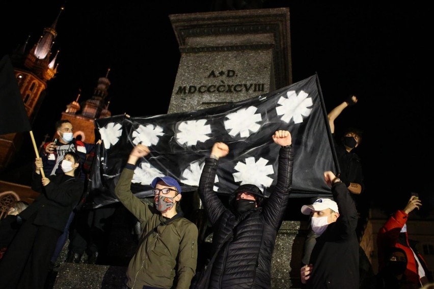Kraków. Strajk kobiet nie ustaje. Co dziś zrobią strajkujący, jak zachowa się policja?