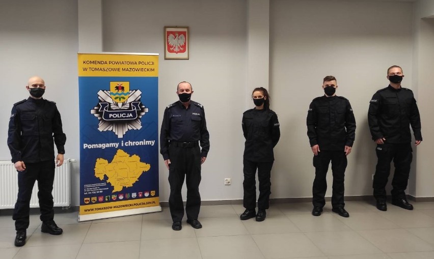 Nowi policjanci w szeregach policji w Tomaszowie Maz. [ZDJĘCIA]