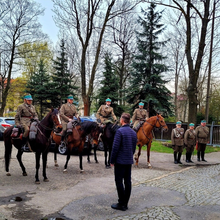 Meldunek od ułanów Towarzystwa Krzewienia Tradycji Kawalerii...