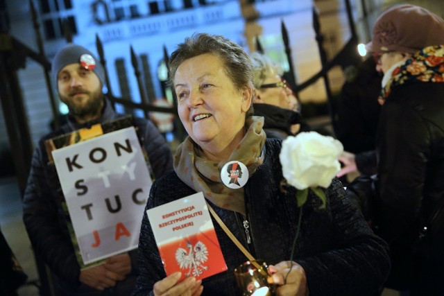 Protest przed sądem w Piotrkowie