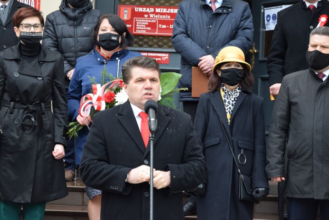 Wieluń. Obchody 230. rocznicy uchwalenia Konstytucji 3 Maja. Burmistrz przyrównał rząd do targowiczan