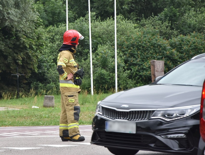 Malbork. Wypadek na ulicy Wałowej. Jedna osoba trafiła do szpitala po zderzeniu samochodów na DK 55