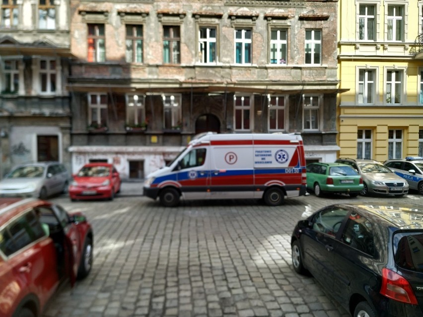 Wrocław: Strzały na Ołbinie. Ranny został policjant [ZDJĘCIA]