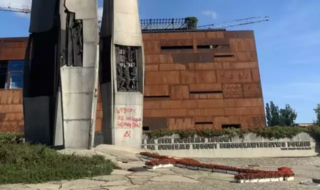 Pomnik Poległych Stoczniowców został zdewastowany