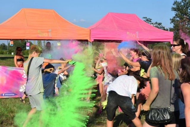 Zobacz zdjęcia z Festiwalu Kolorów w Stalowej Woli! >>>