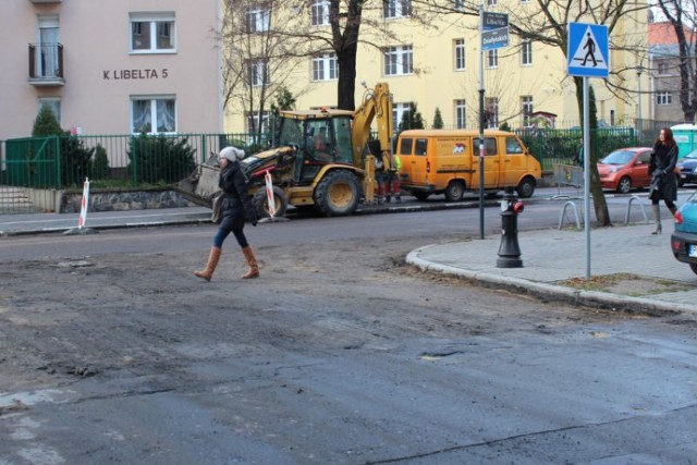 skrzyżowanie ul. Działyńskich i Libelta, prace drogowe, remont jezdni