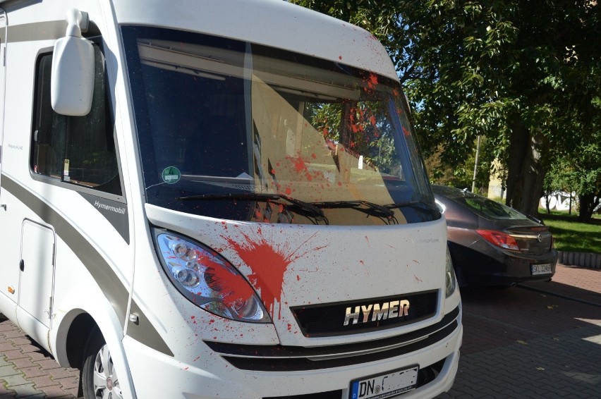 Ktoś uszkodził w Głogowie samochód na niemieckich tablicach rejestracyjnych