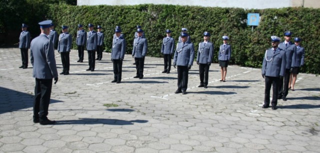 W tym roku podczas obchodów święta policji w Świeciu awanse odebrało 45 funkcjonariuszy