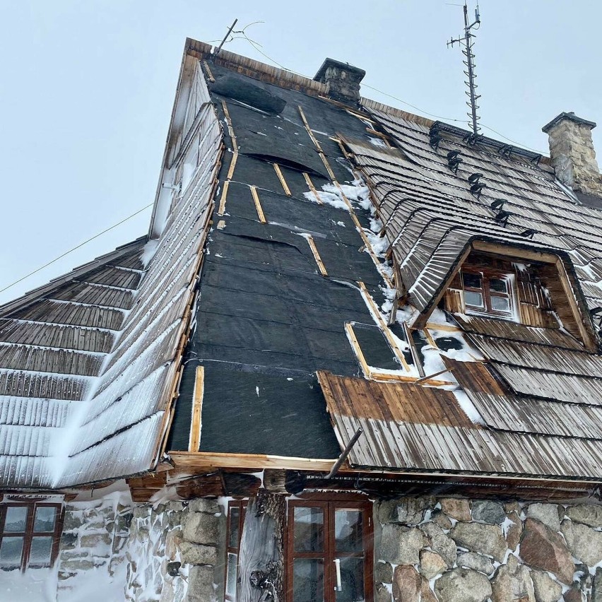 Uszkodzony dach schroniska w Dolinie Pięciu Stawów Polskich