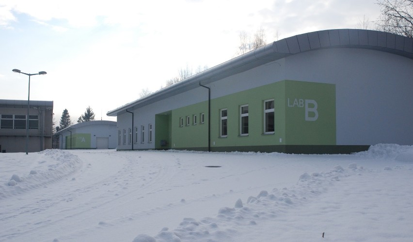 Bielsko-Biała: ATH kompletuje sprzęt do dwóch nowych pawilonów laboratoryjnych
