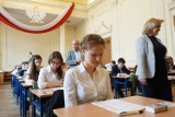 Matura 2016: Maturzyści zmagają się z matematyką