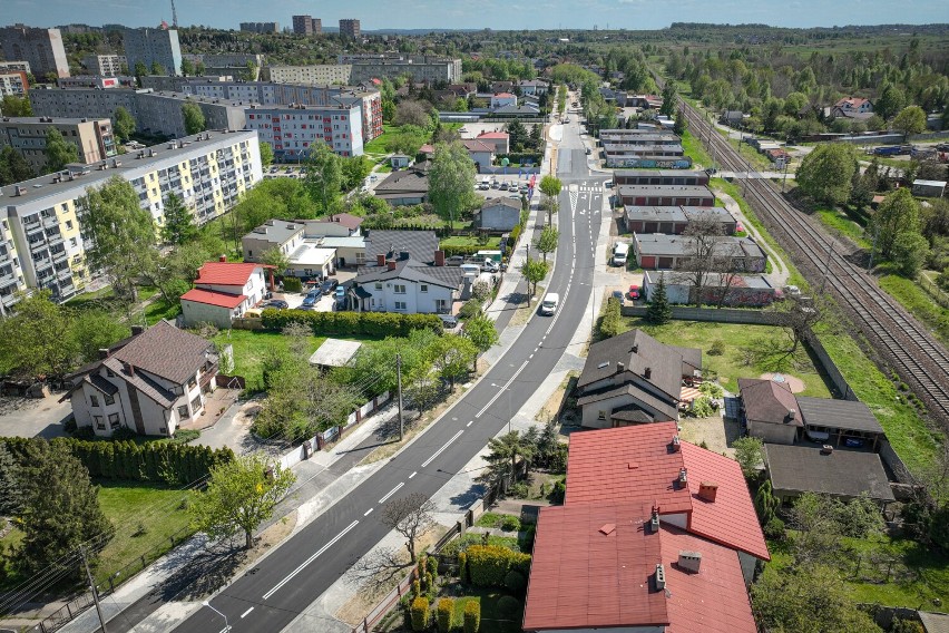 Rozbudowa ulicy Jesiennej w Częstochowie dobiegła już niemal końca. Obecnie trwają odbiory techniczne