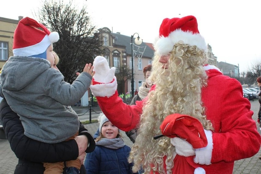 W całym powiecie 6 grudnia zawitał święty Mikołaj i świąteczna atmosfera  [zdjęcia]