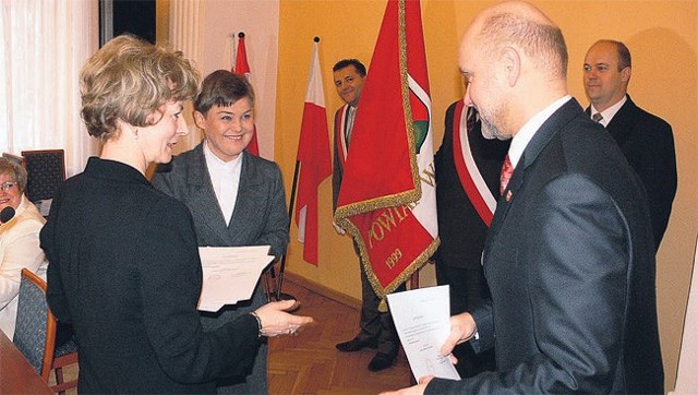 Zanim Krzysztof Owczarek został wybrany ponownie szefem rady, odebrał dokument potwierdzający elekcję