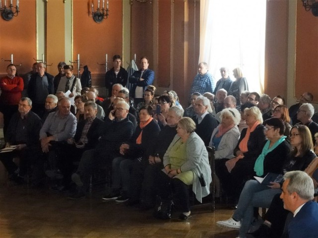 Ponad 100 mieszkańców Chmielnika i Majkowa protestowało w ratuszu