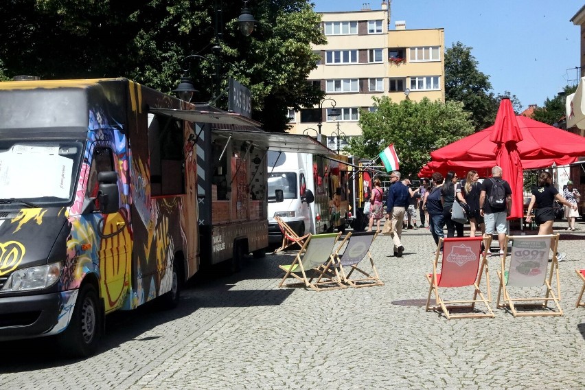 Funny Food czyli Legnicki Festiwal Smaków. Na rynku w Legnicy zaparkowały Food trucki