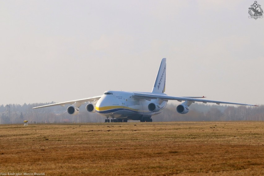 Ukraiński Rusłan na lotnisku Gdynia Babie Doły. Latający kolos to An-124-100M Rusłan nie pierwszy raz pojawił się koło Kosakowa | ZDJĘCIA