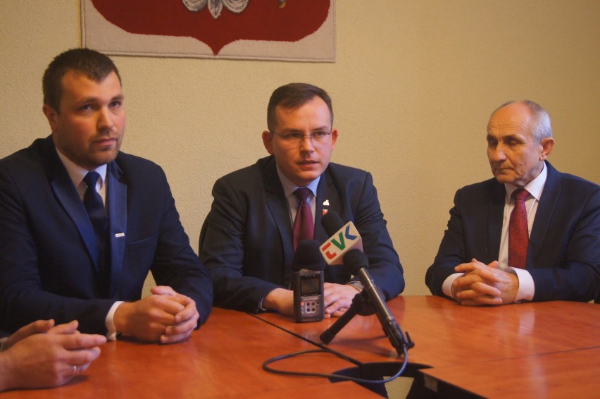 PiS i Wspólnota będą rządzić powiatem wieluńskim. Konferencja nowych władz [FOTO, WIDEO]