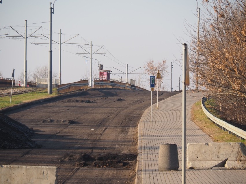 Kiedy zostanie wyburzony wiadukt na ul. Przybyszewskiego? Co z pociągami i tramwajami?