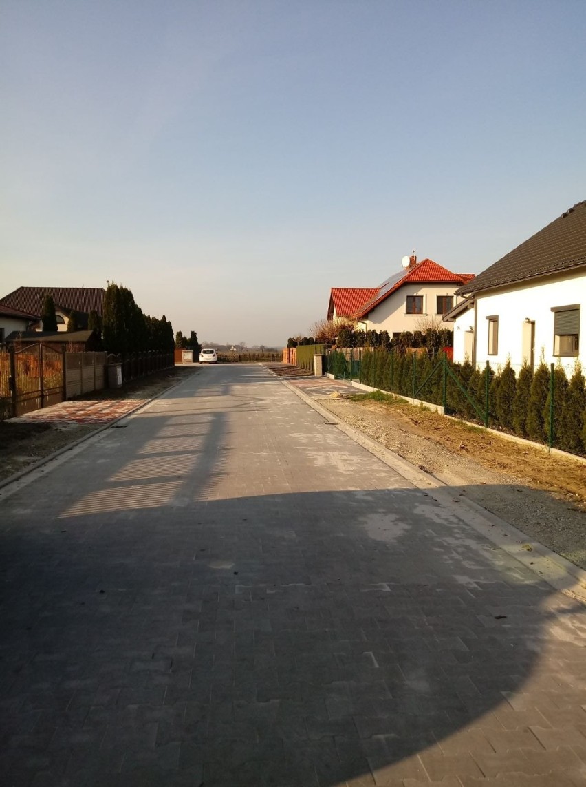 Gmina Gołuchów. Mieszkańcy osiedla w Bielawach doczekali się wygodnej drogi