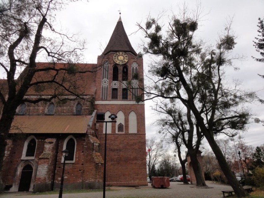 Pruszcz Gdański: Na wieżę kościoła powróciły maswerki. To rzadkość na Pomorzu [ZDJĘCIA]