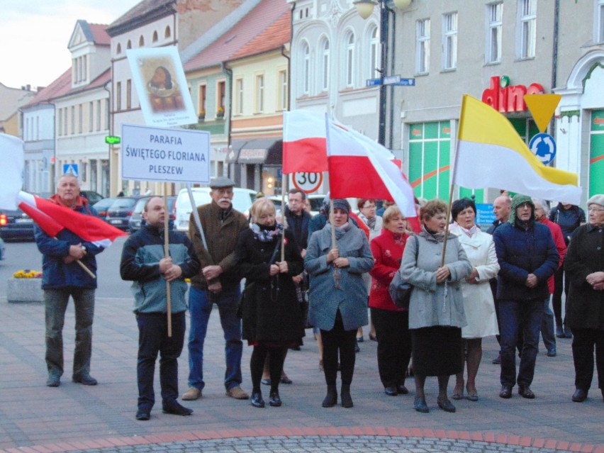 Mieszkańcy Pleszewa modlili się za Ojczyznę