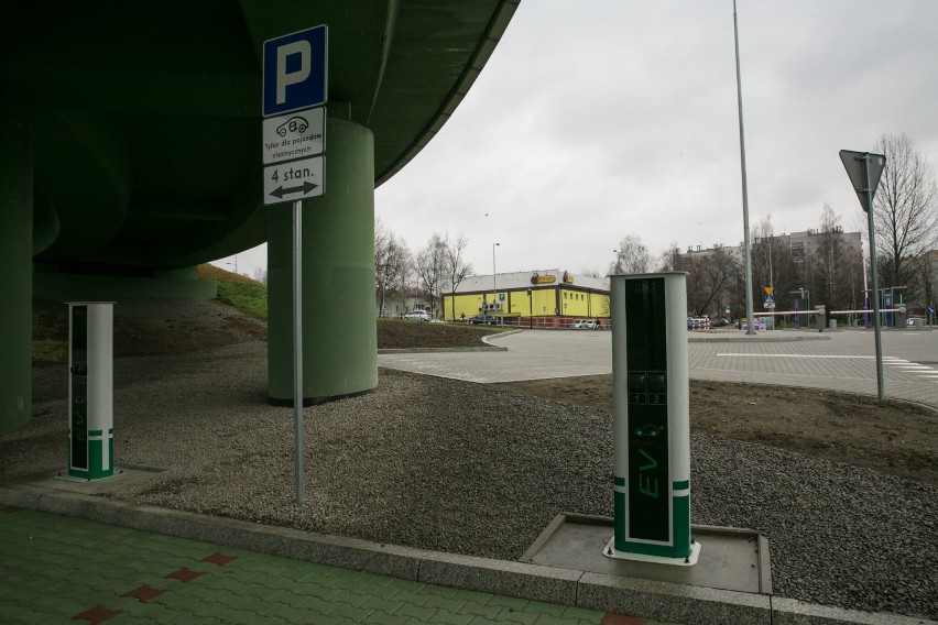 Kraków. Parking Park&Ride Kurdwanów już otwarty, pomieści 167 samochodów 