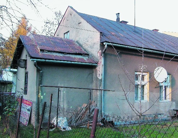 Mieszkańcy tego domu nie wiedzą, że kuczka to zabytek kultury