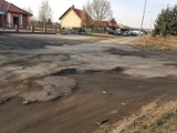 Dziurawa ulica  Kryłowa na Zaborowie musi jeszcze zaczekać na łatanie [ZDJĘCIA]