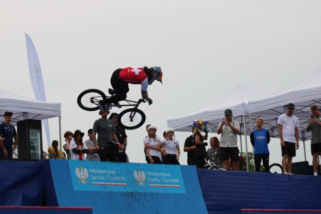 Niezwyczajne triki na rowerach podczas BMX Freestyle w Krzeszowicach