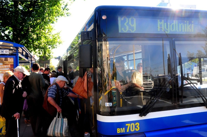 Kraków. Najgorsze linie autobusowe i tramwajowe według internautów