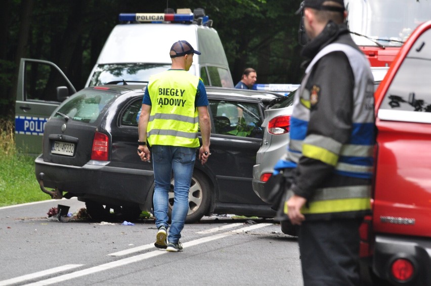 Wypadek na drodze krajowej nr 10 między Śmiłowem a Grabównem