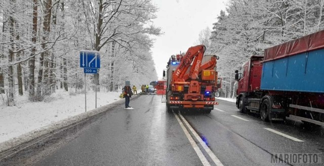 Tragedia na trasie Opole-Nysa. Kierowca auta zginął na drodze krajowej nr 46 w Dąbrowie