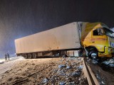 Autostrada A4 zablokowana. Ciężarówka wpadła w poślizg i stanęła w poprzek drogi pomiędzy Dębicą a Tarnowem 