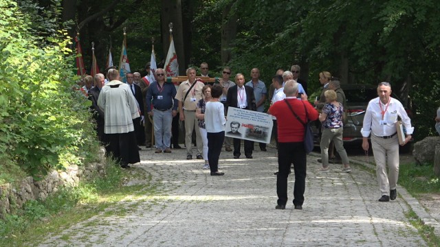 Obchody 42 rocznicy powstania Solidarności i wprowadzenie relikwii Jana Pawła II i ks. Jerzego Popiełuszki na Górę Igliczną
