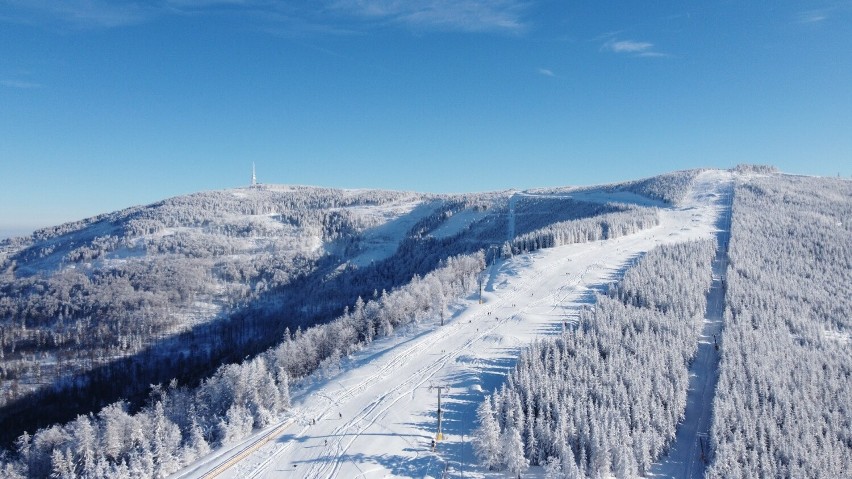 W Szczyrku działa wiele ośrodków i wyciągów narciarskich....