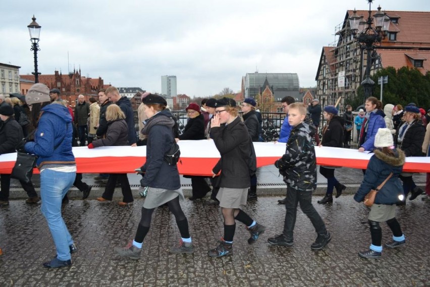 Bydgoszcz tłumnie i radośnie świętuje niepodległość [zdjęcia, wideo]