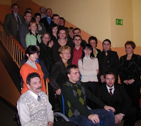 Członkowie i założyciele oraz przyjaciele stowarzyszenia SEZAM. Z prawej &amp;#8211; Wojtek Kropornicki i jego mama Karolina. zdjęcia: Marlena Polok-Kin