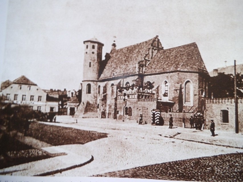Po 1875 roku w kościele Klarysek ulokowano siedzibę straży...