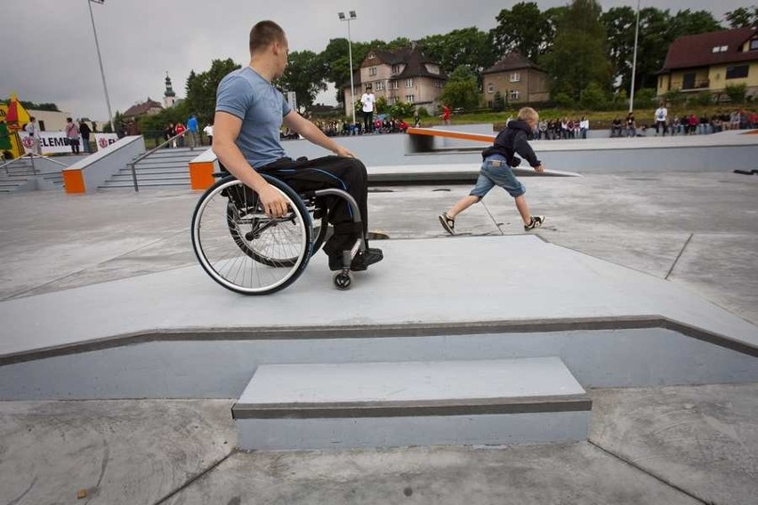Szczytna: Skatepark i tor przeszkód dla niepełnosprawnych (zdjęcia i film)