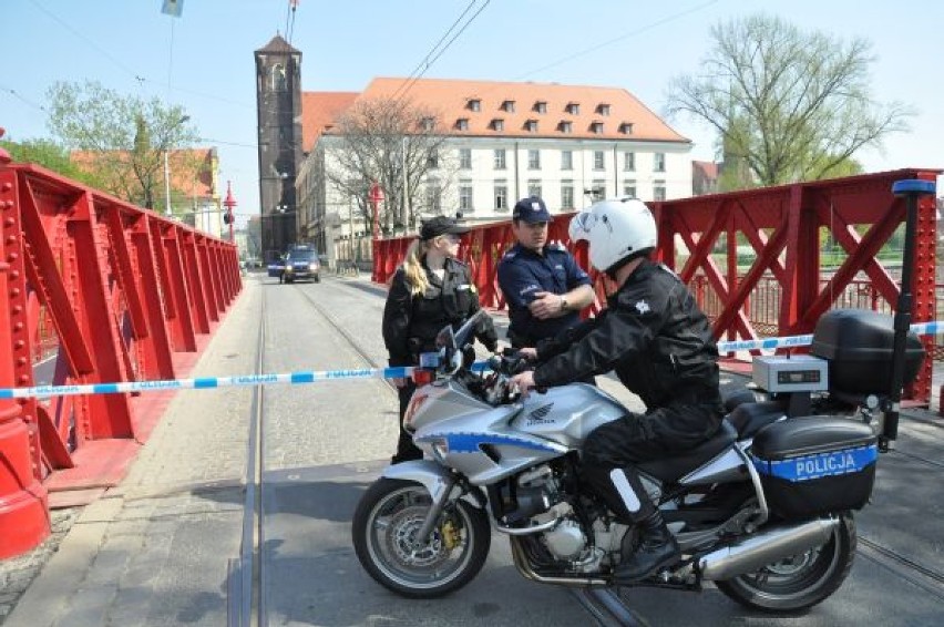 Zablokowany most Piaskowy