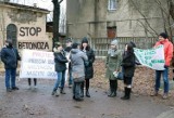 Protest przeciw nowemu osiedlu i wycince drzew na Chojnach. Nie chcą wieżowców koło domków jednorodzinnych. Czy mieszkańcy wygrają?