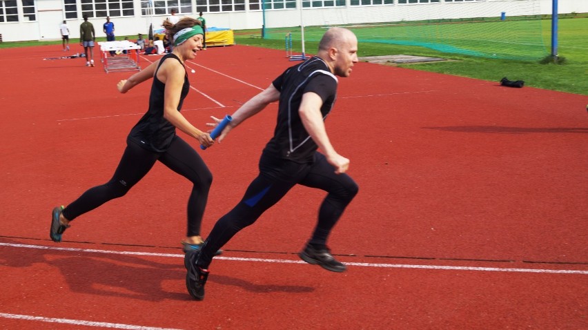 Biegam Bo Lubię w Bydgoszczy. Sztafety sprinterskie na stadionie Zawiszy [zdjęcia, wideo]