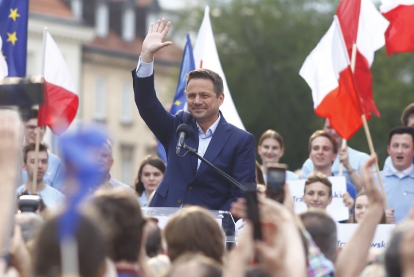 Rafał Trzaskowski podsumował kampanię wyborczą na placu Zamkowym w Warszawie