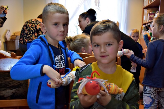 Dzisiaj z wizytą na warsztaty teatralno-plastyczne do Ośrodek Kultury Gminy Gorlice filia w Ropicy Polskiej zawitała grupa Przedszkolaków z Samorządowego Przedszkola w Ropicy Polskiej